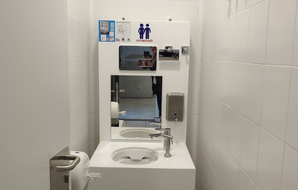 HLA JEREZ PUERTA DEL SUR_Baño adaptado persona ostomizada